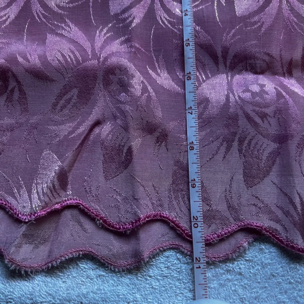 40x15 Pink Table Runner Floral Jacquard Scalloped Edge Romantic
